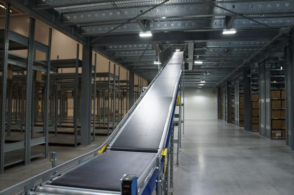 Резиновый ленточный конвейер для склада