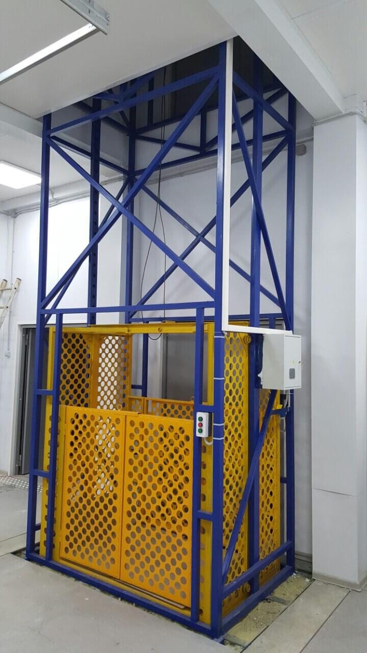 Грузовой подъемник
